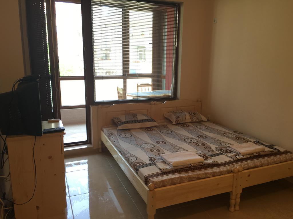 Apartment Martin Beach Поморие Экстерьер фото